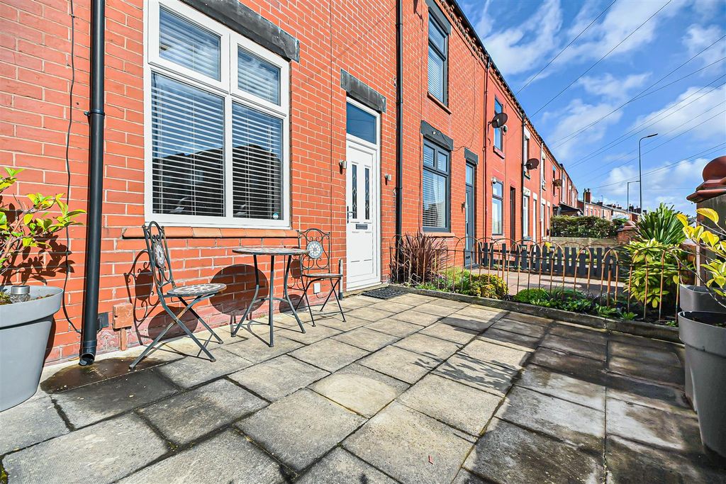 Property photo 2 of 28 387 Leigh Road External (4).Jpg