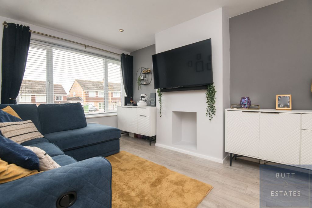 Property photo 2 of 11