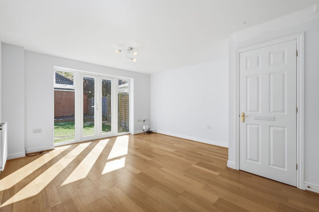 Property photo 2 of 23