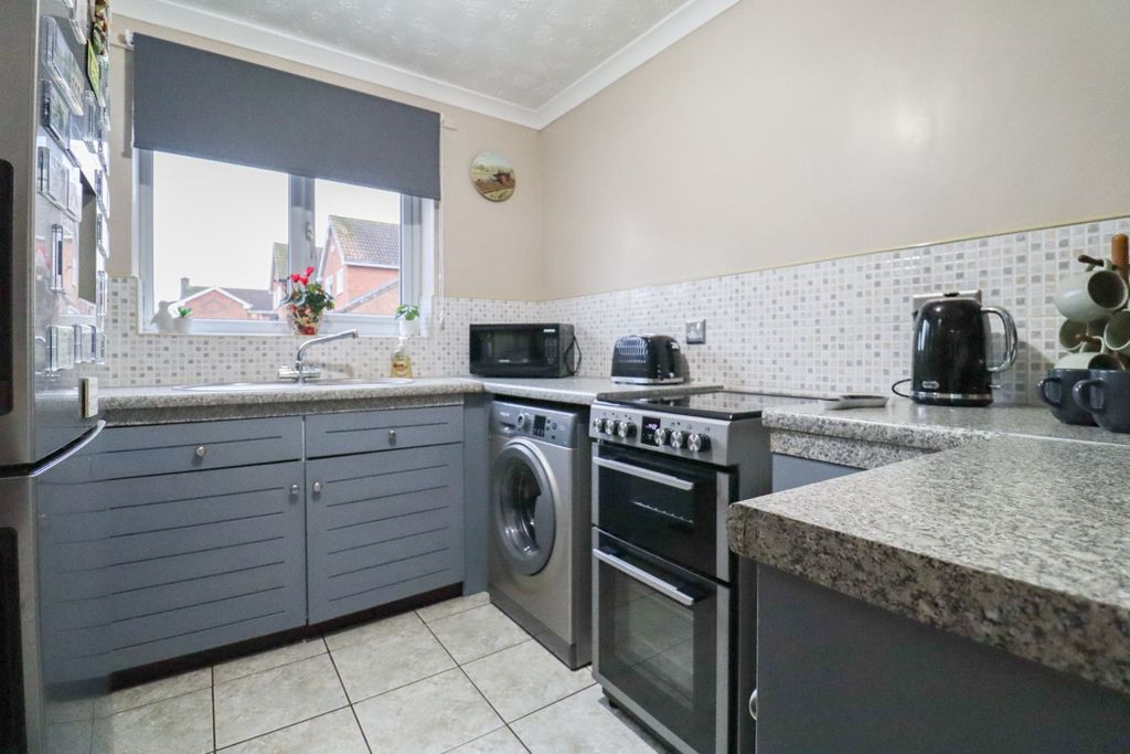 Property photo 3 of 30 3631608