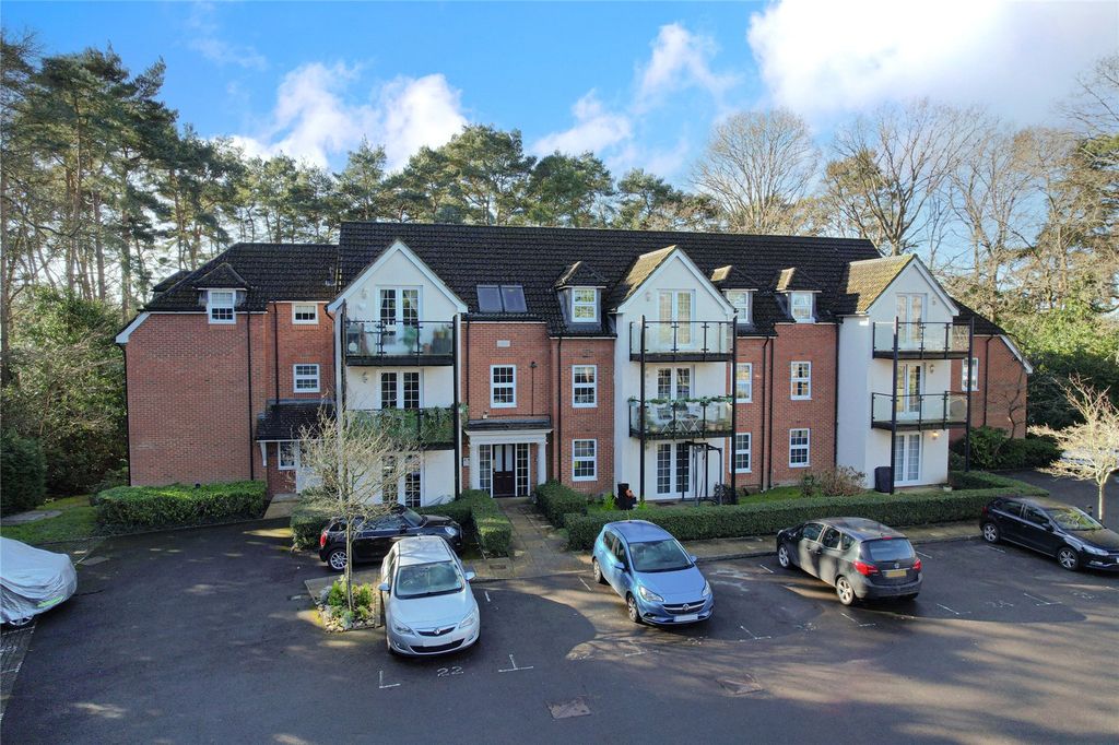 Property photo 1 of 8 Photo 10