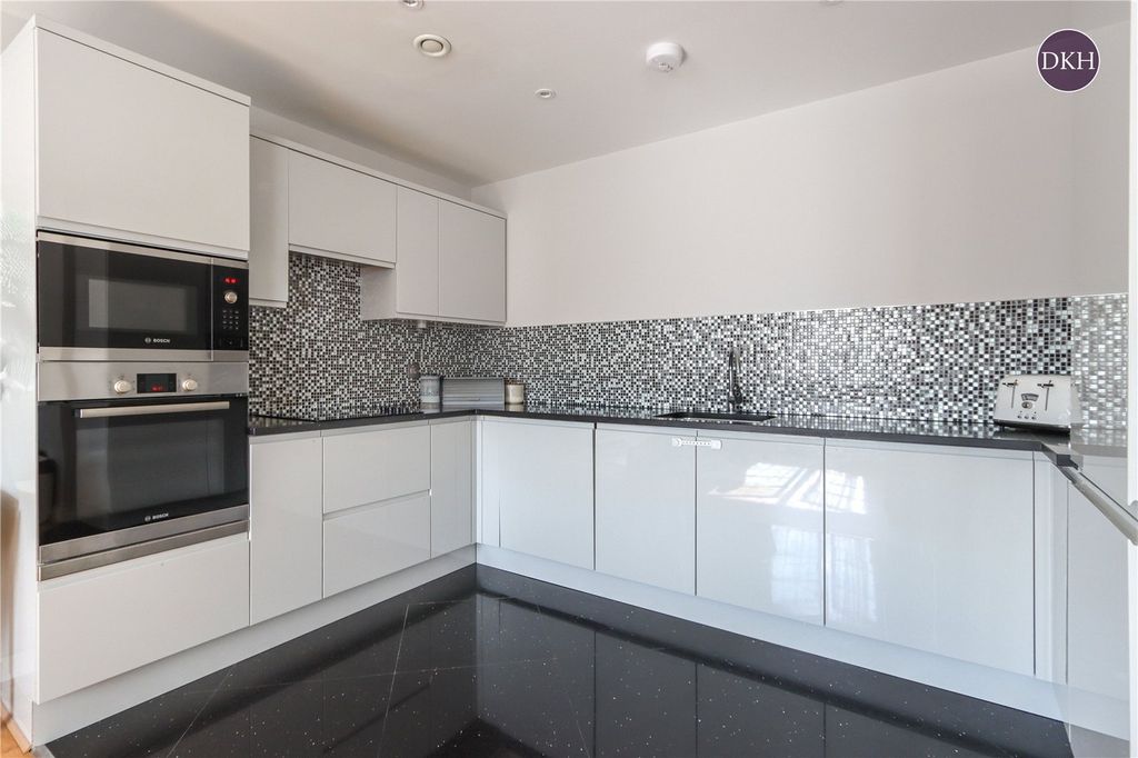 Property photo 2 of 8 Picture No. 10