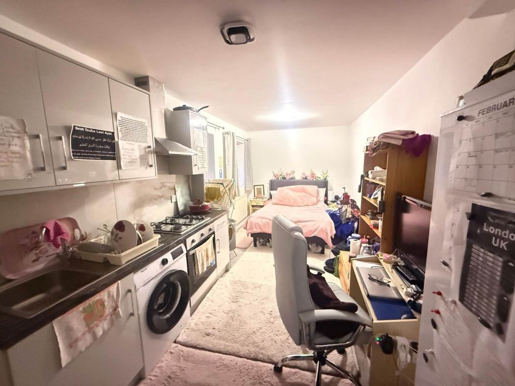 Property photo 1 of 2