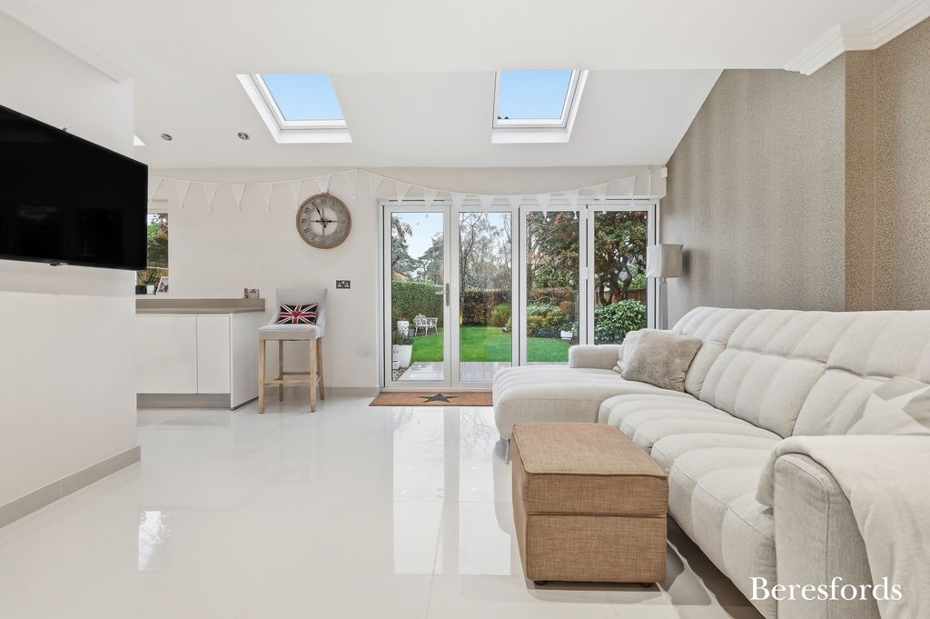 Property photo 3 of 26 Picture No. 16