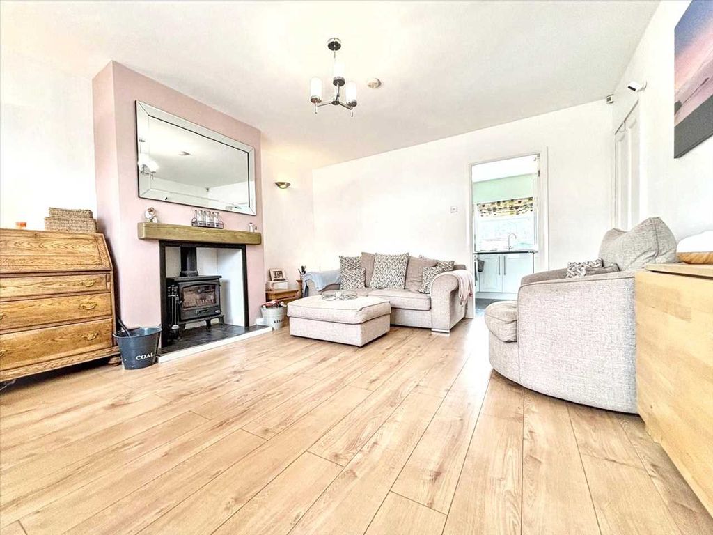 Property photo 3 of 21