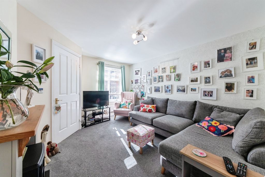 Property photo 3 of 18