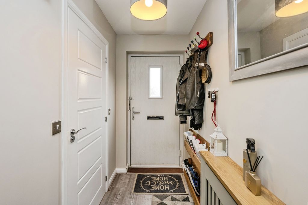 Property photo 2 of 17 Photo