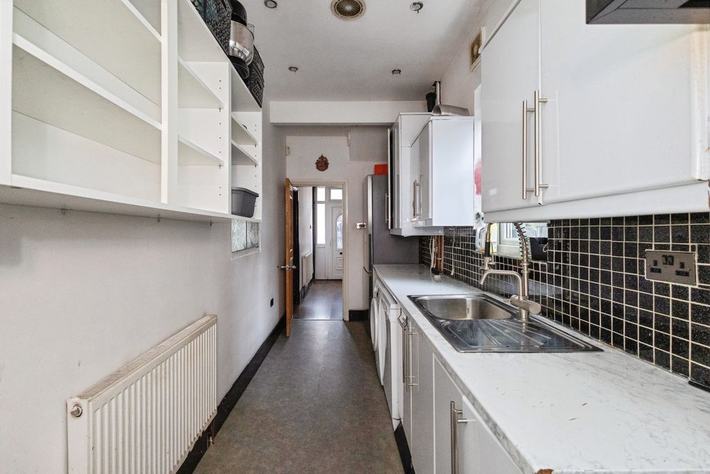 Property photo 3 of 27 Pbox-Img.Jpg