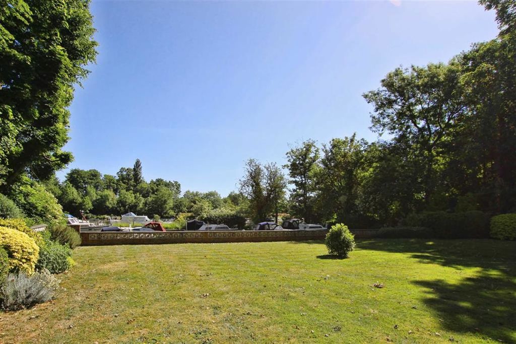 Property photo 2 of 5