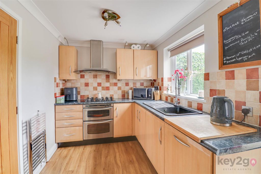 Property photo 3 of 36 Kitchen