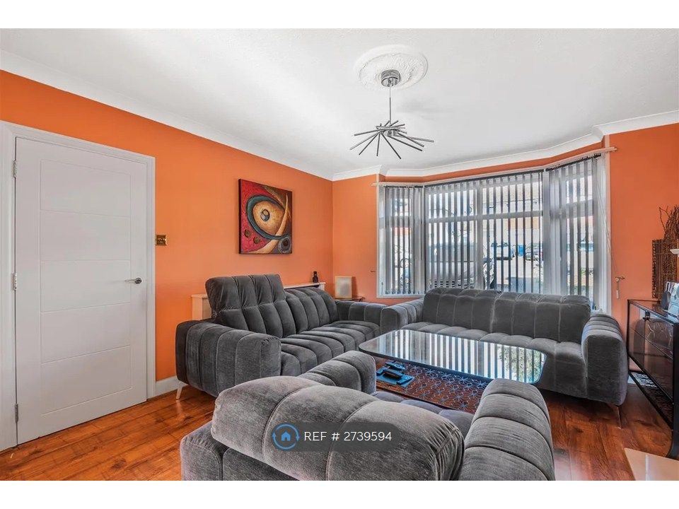 Property photo 2 of 23 Living Room