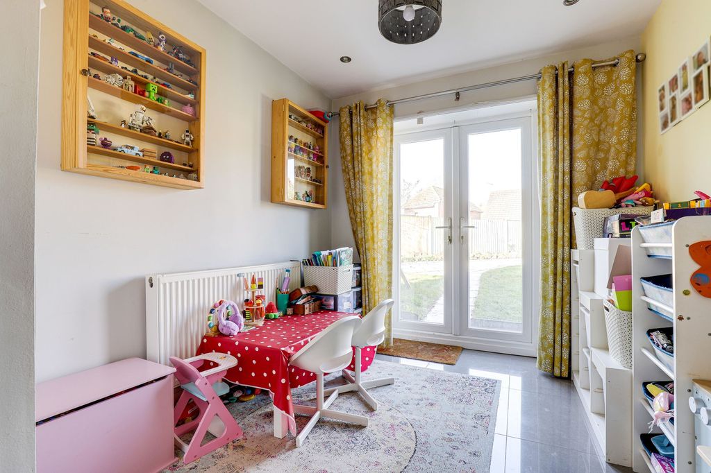 Property photo 3 of 25