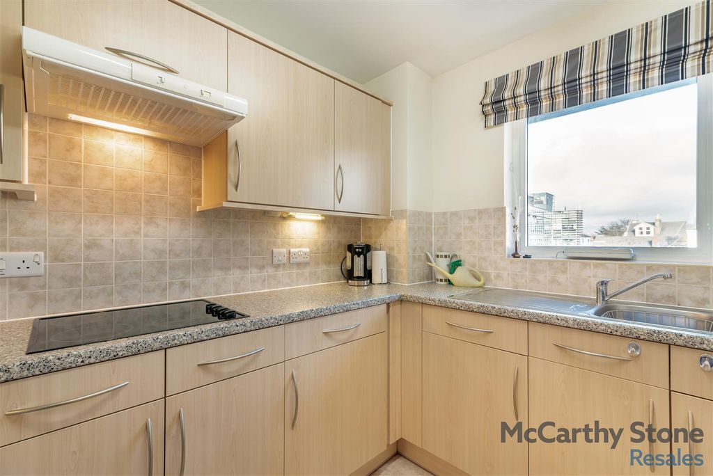 Property photo 3 of 35 8673064-Interior22.Jpg