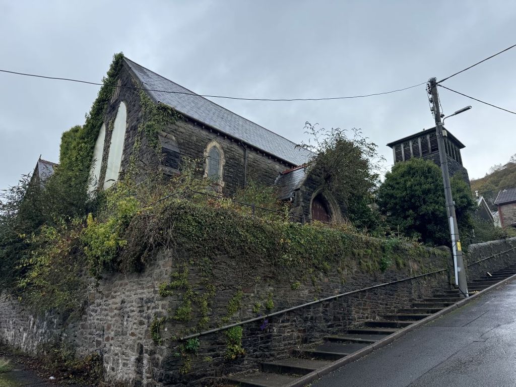 Property photo 3 of 5