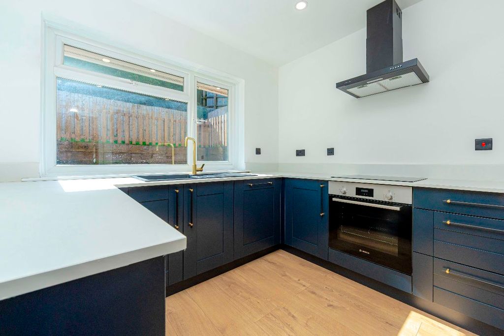 Property photo 1 of 34