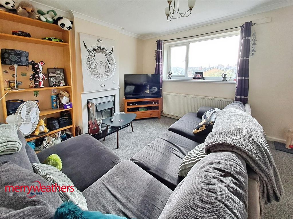 Property photo 3 of 7 Lounge