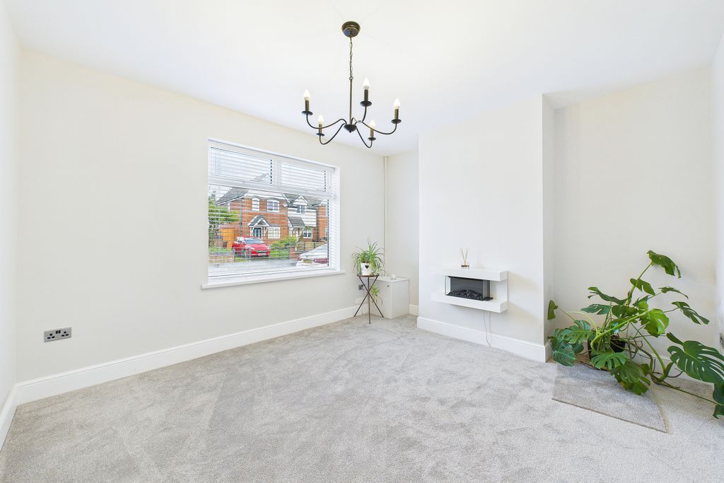 Property photo 1 of 8 Living Room