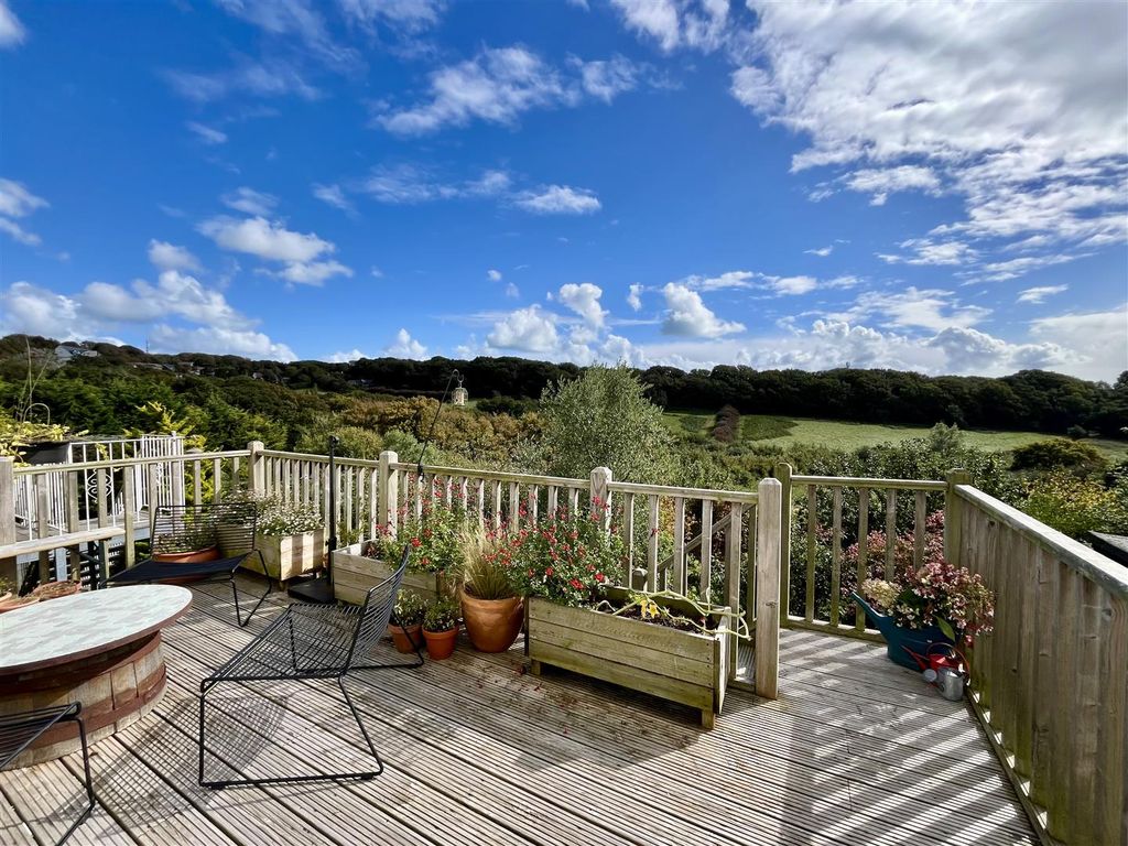 Property photo 1 of 29