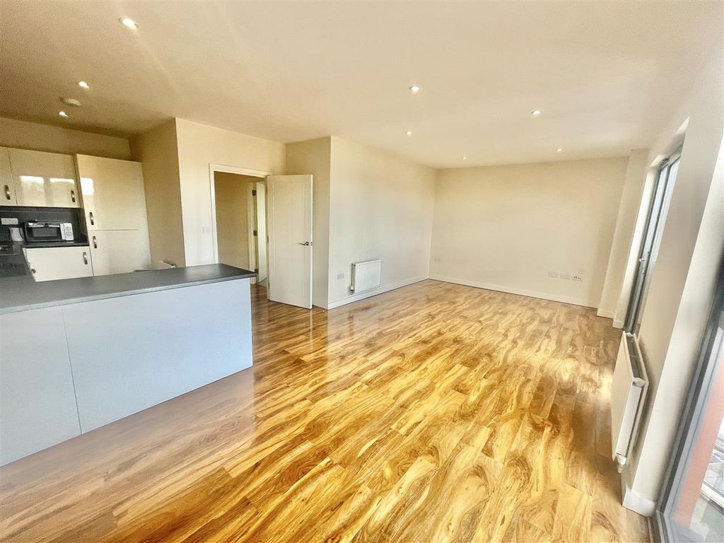 Property photo 2 of 6