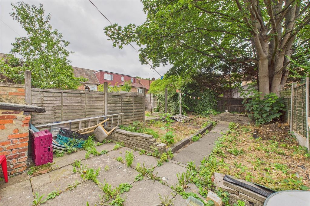 Property photo 3 of 11 Cam02700G0-Pr0345-Still005.Jpg
