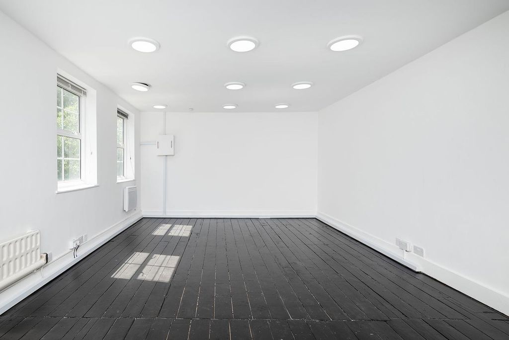 Property photo 1 of 9 W04[1].Jpg