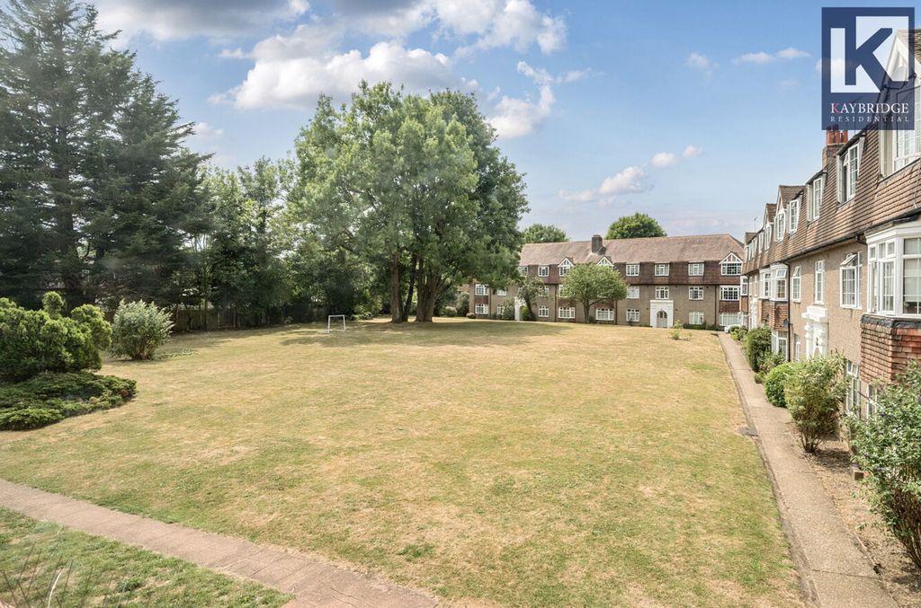 Property photo 3 of 18 Grange Mansions Kingston Road, Epsom - Kt17 2Ad