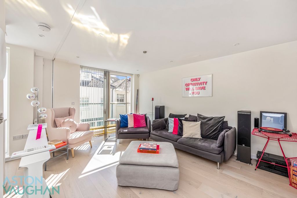 Property photo 3 of 18 5044902