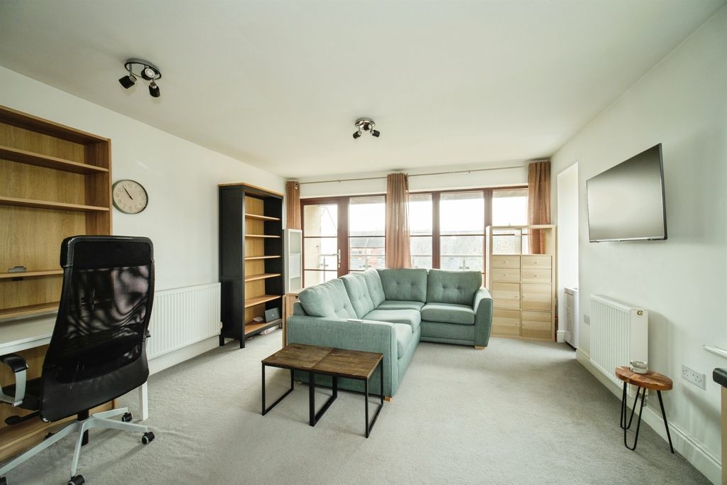 Property photo 3 of 12