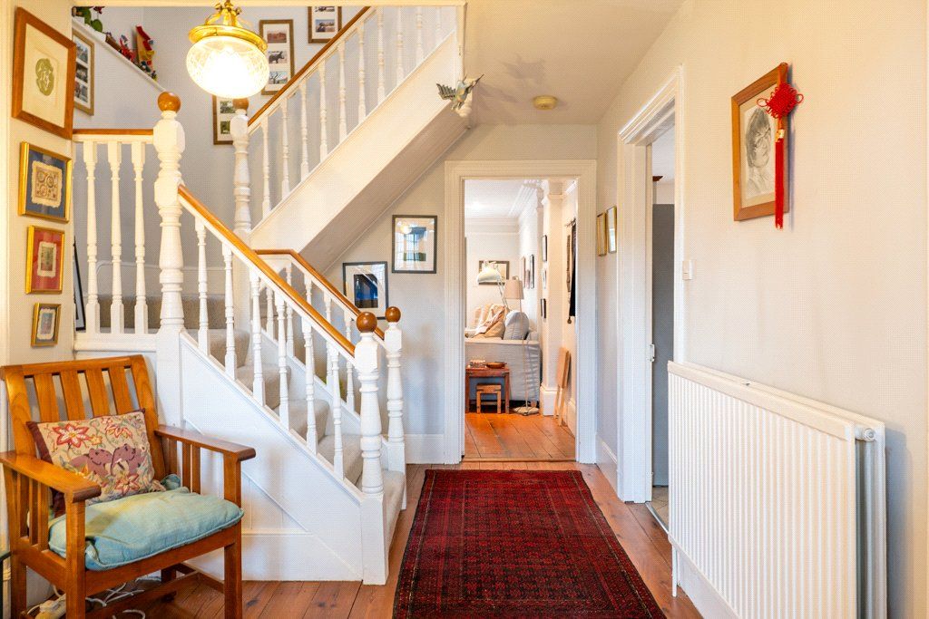 Property photo 2 of 14 Hallway