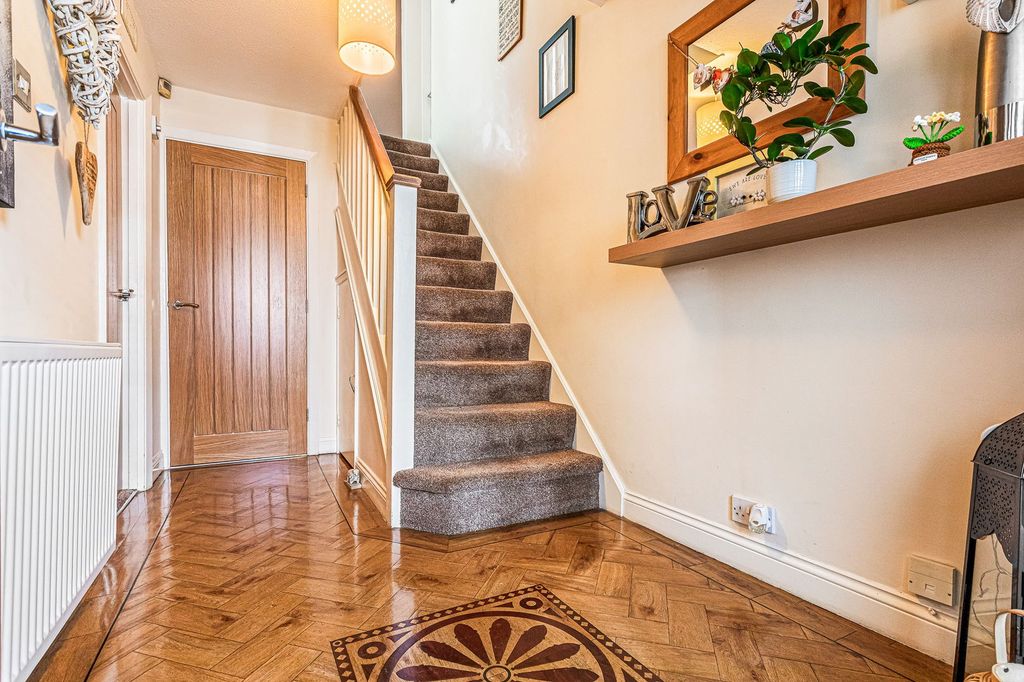 Property photo 2 of 22