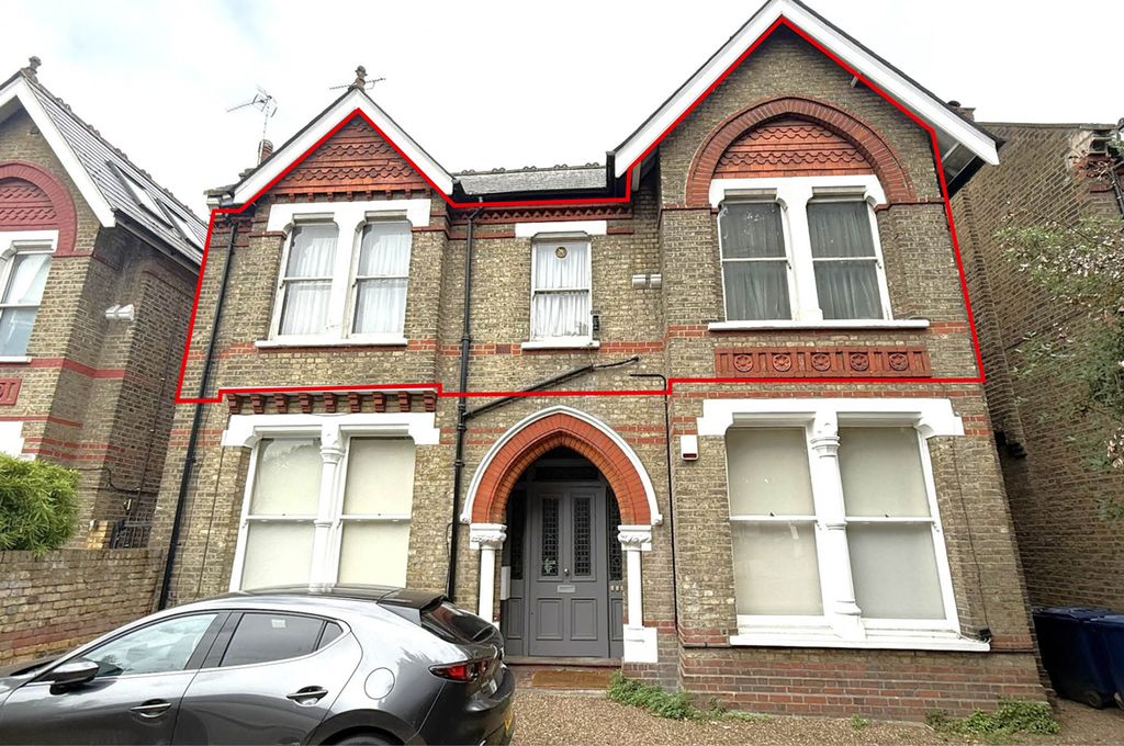 Property photo 1 of 3