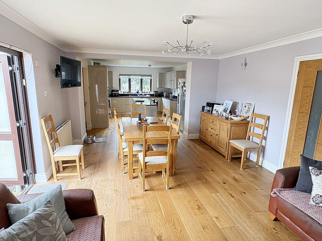Property photo 2 of 19 Not Specified