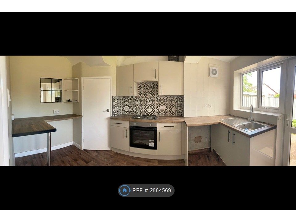 Property photo 2 of 14 Kitchen