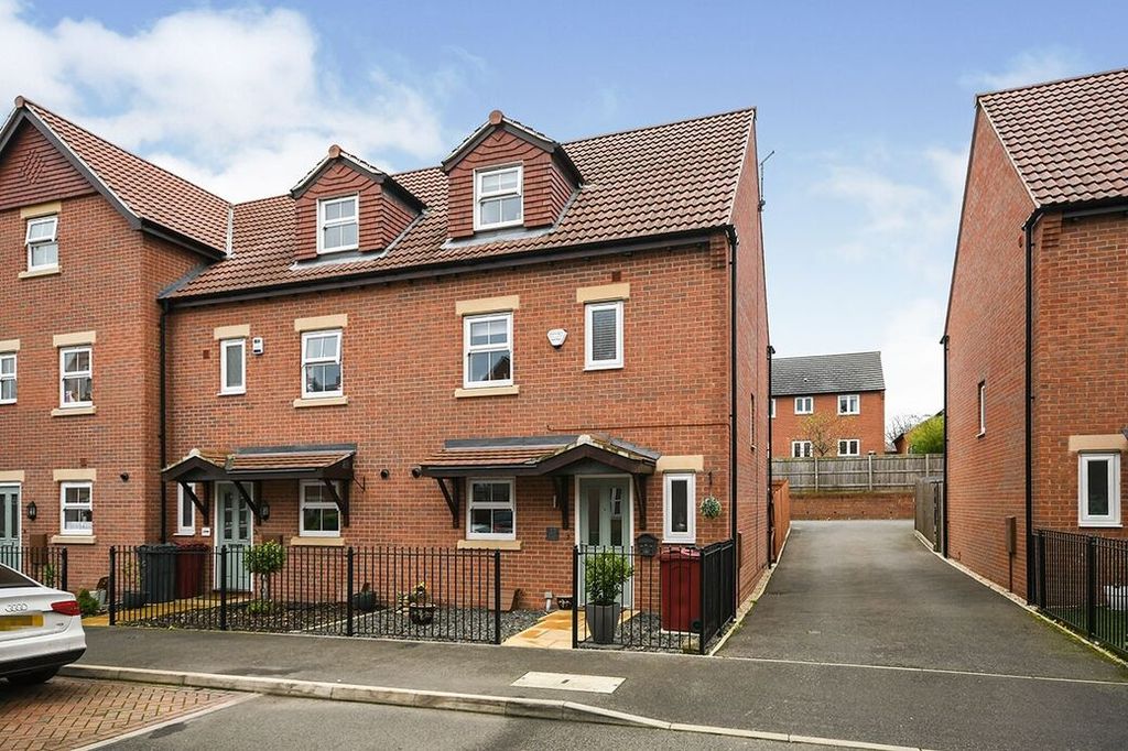 Property photo 1 of 11