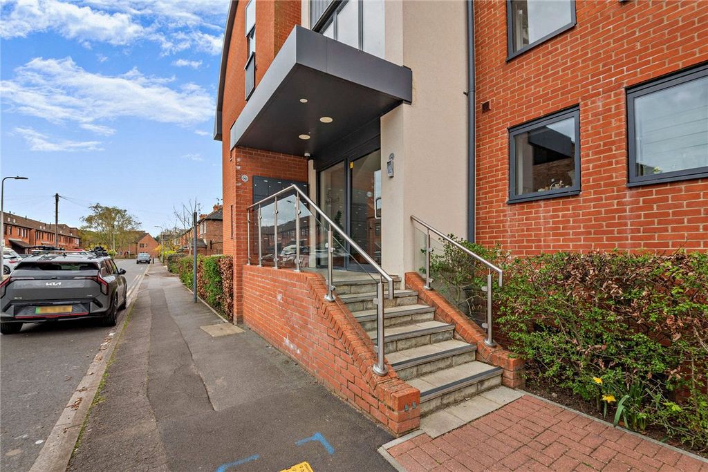 Additional image 17 of 2 bed flat for saleSt Marys Road, Newbury, Berkshire RG14