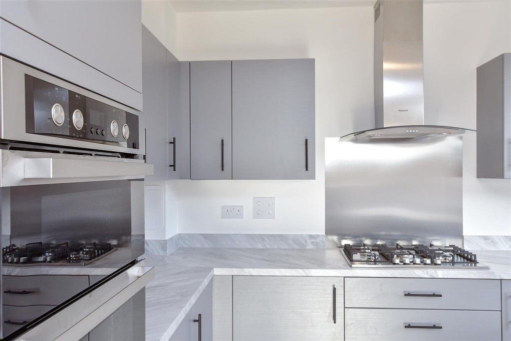 Property photo 2 of 9 Kitchen Features