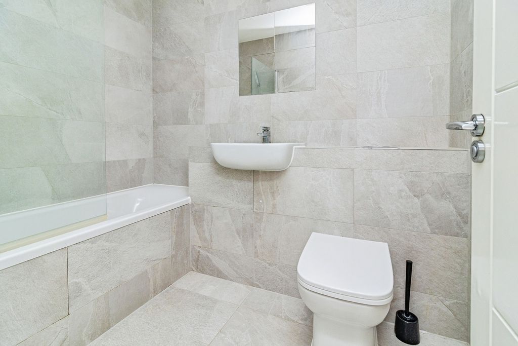 Property photo 3 of 16 Pbox-Img.Jpg