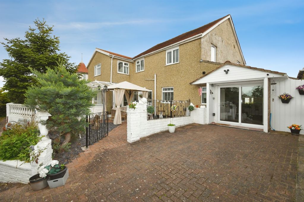 Property photo 2 of 37