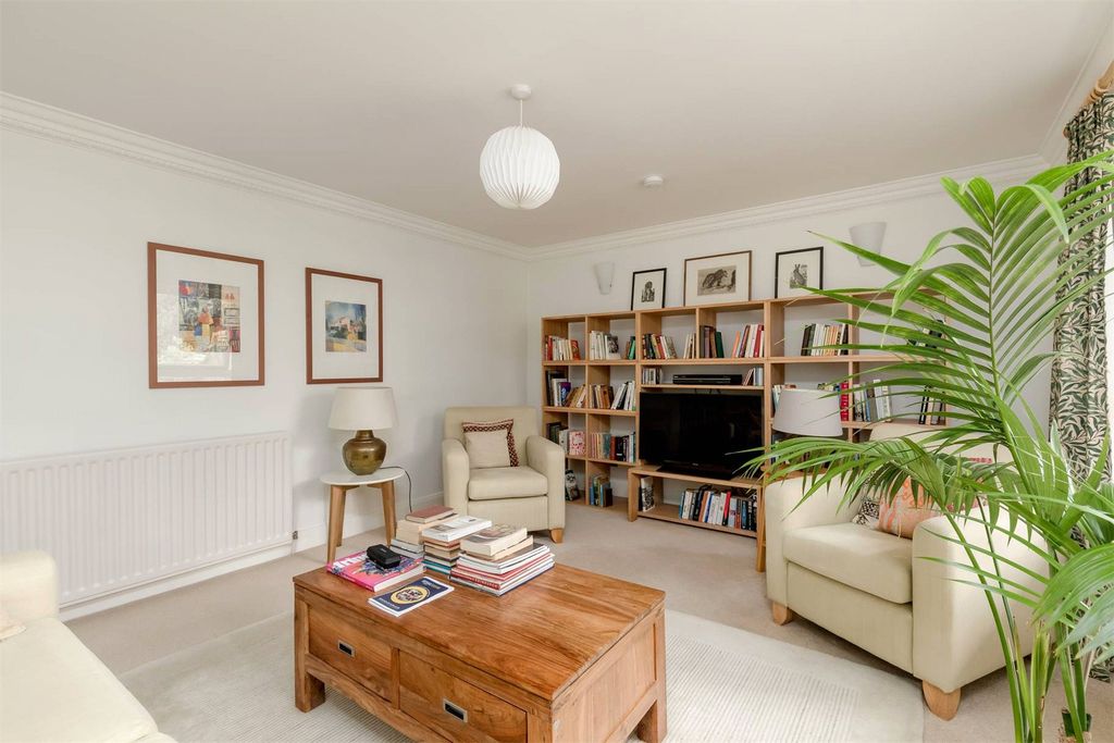Property photo 3 of 20 Picture No. 11