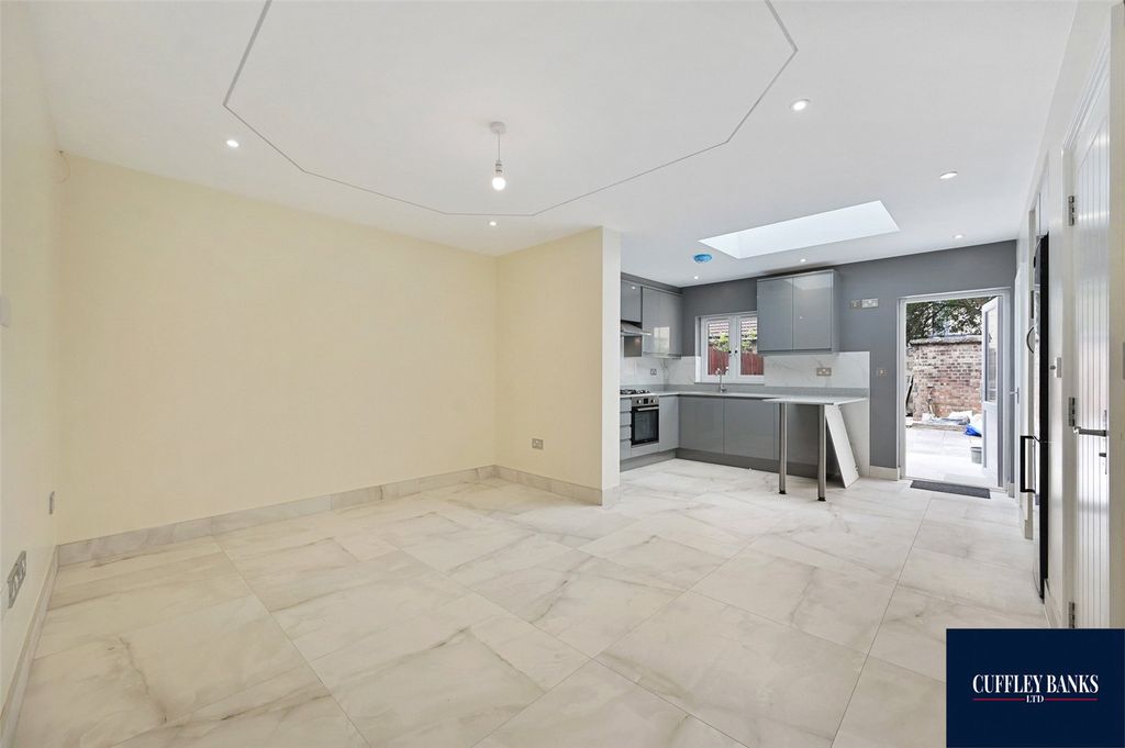 Property photo 2 of 11 Picture No. 02