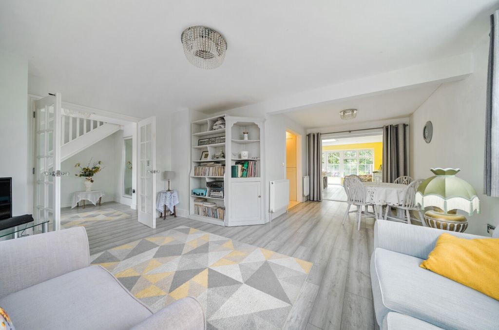Property photo 3 of 15 1335613-23-6895Fb...