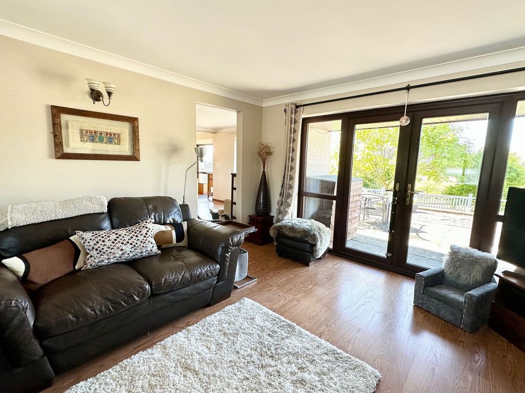 Property photo 2 of 40