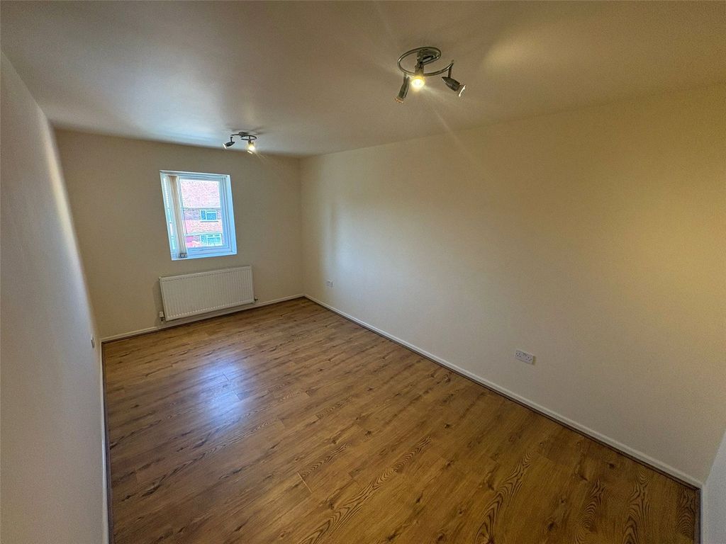 Property photo 3 of 6 Picture No. 02