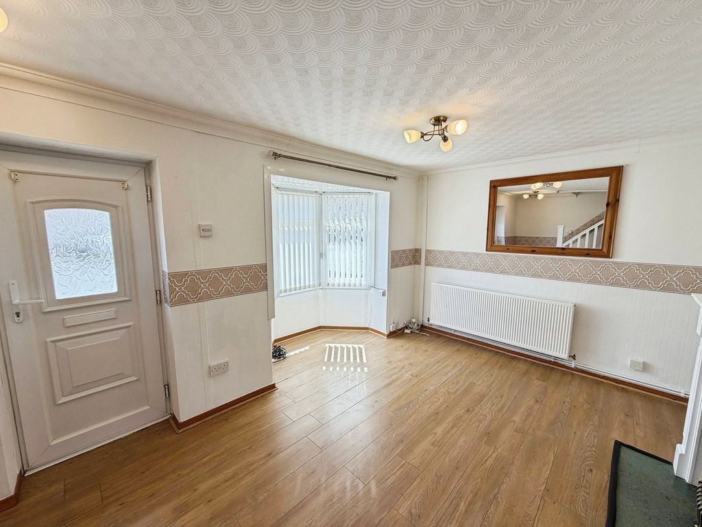 Property photo 3 of 25