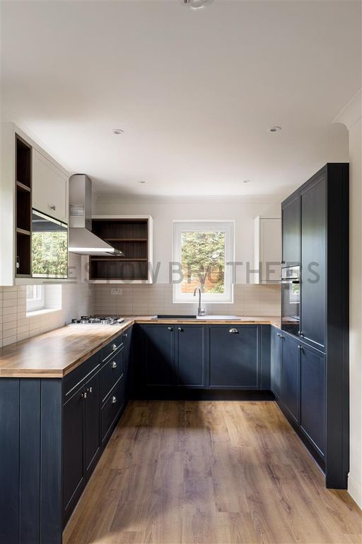 Property photo 2 of 39