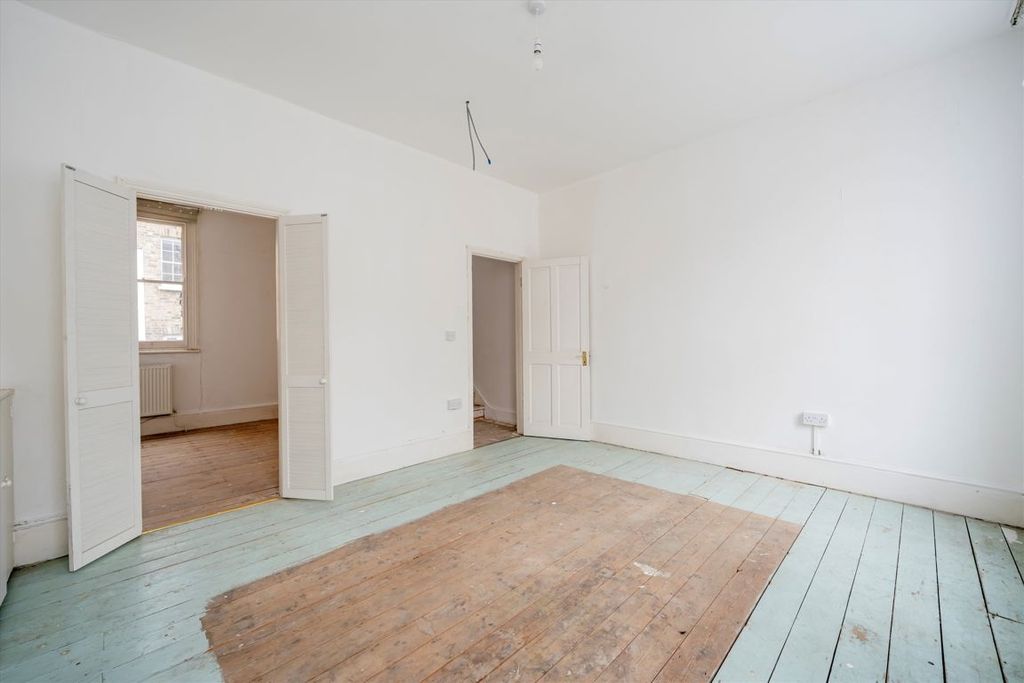Property photo 3 of 4