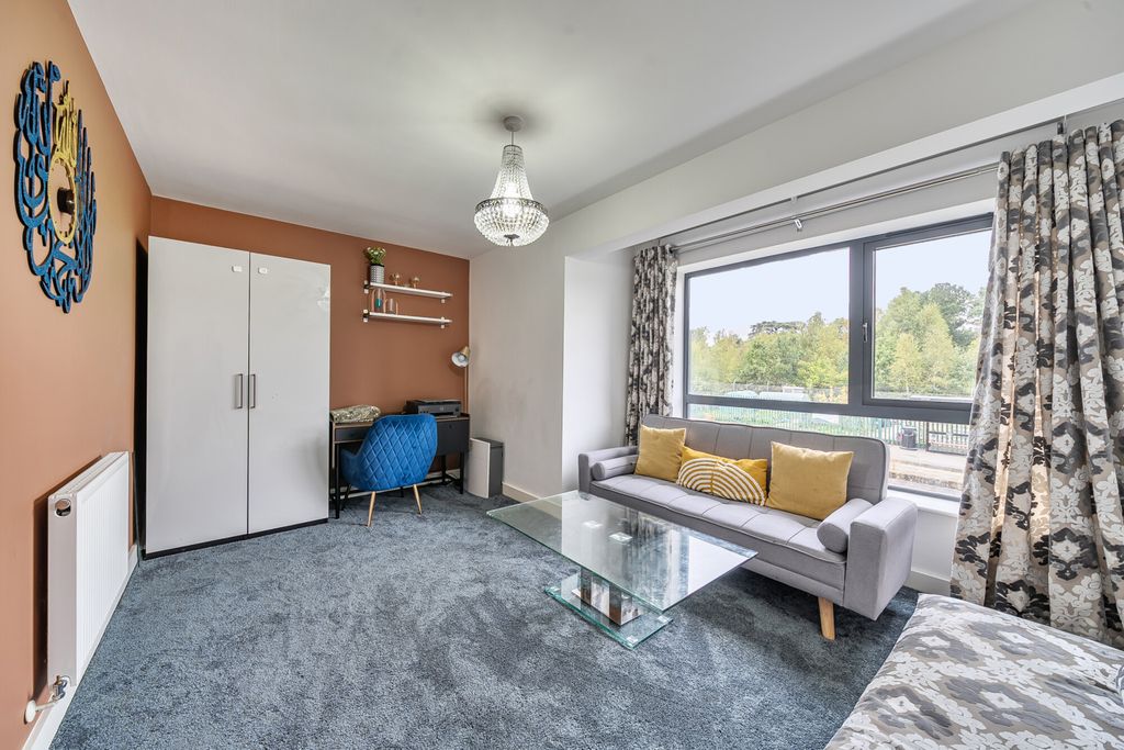 Property photo 3 of 21 1347818-11-68B706...