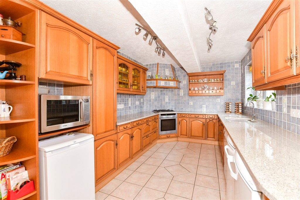 Property photo 3 of 15 Kitchen