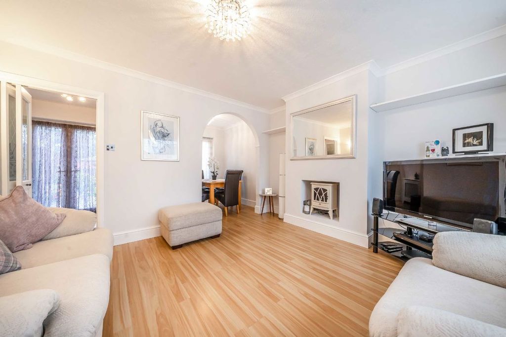 Property photo 2 of 7