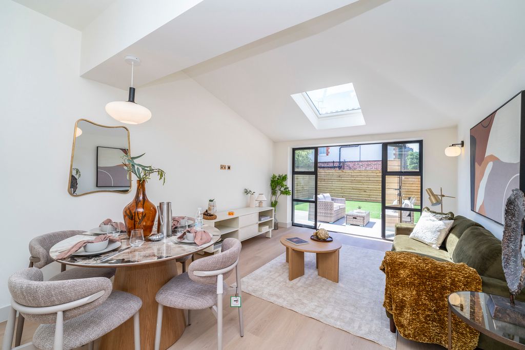 Property photo 2 of 18 Pbox-Img.Jpg